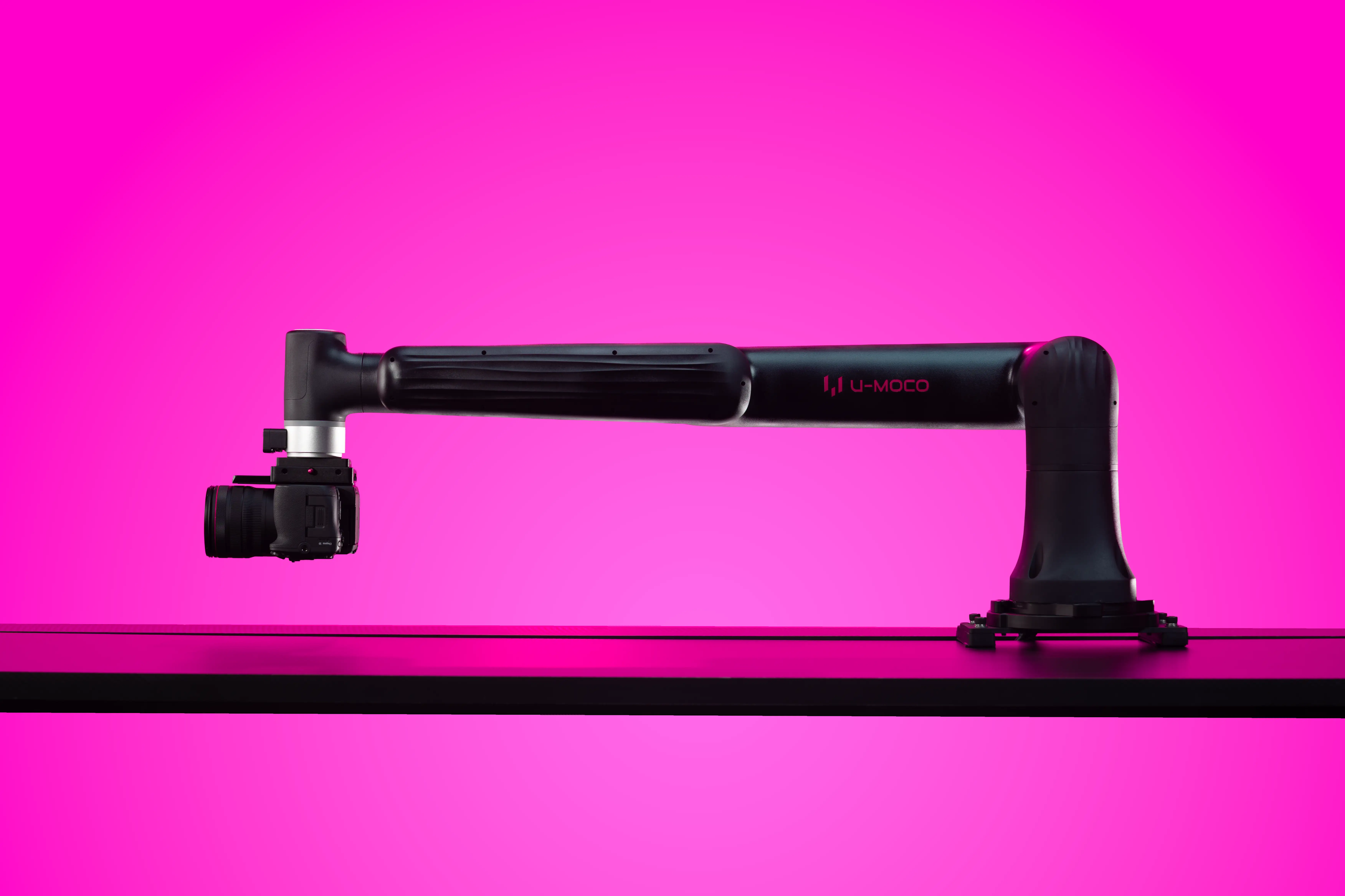 U-MOCO GO extended for desktop camera movement